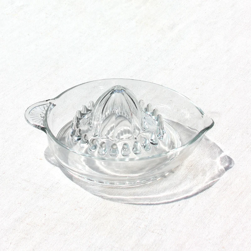Presse-citron en verre