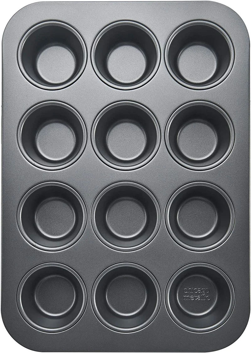 CHICAGO METALLIC Professional Series- 12 Cup Muffin Pan